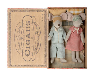 Maileg - Mum and Dad Mice in Cigarbox